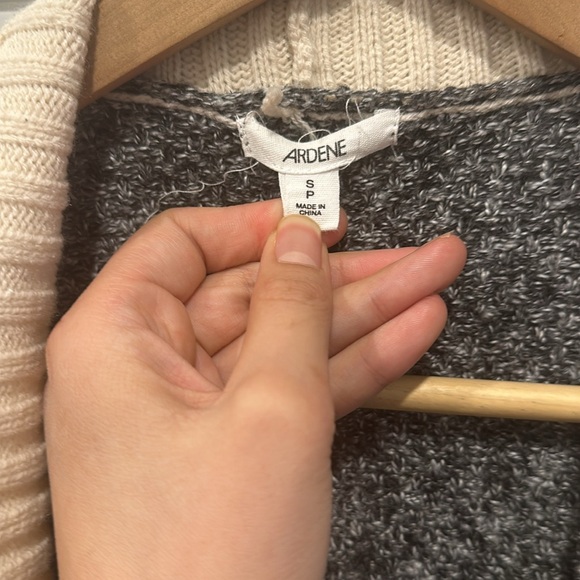 Thick Cardigan - Picture 2 of 4